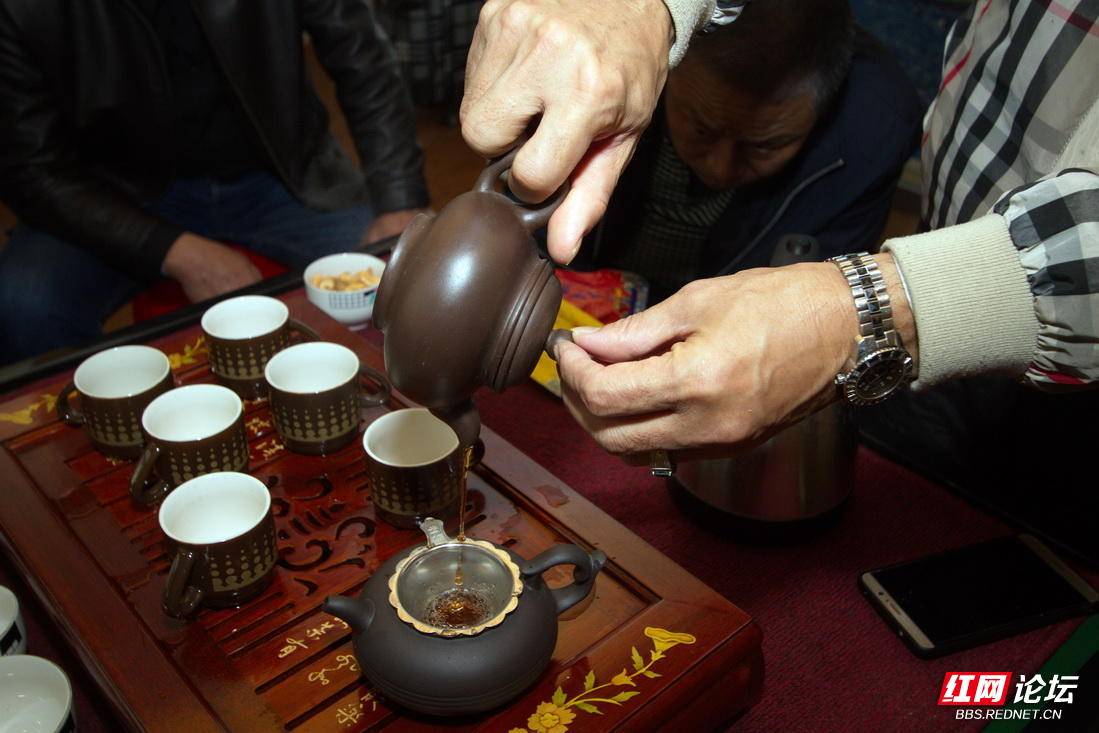 功夫茶___一席广东人的饮茶场面.